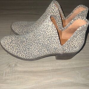 LUCKY BRAND Women's Leather Ankle Boots Cheetah Print Low Chunky Heel